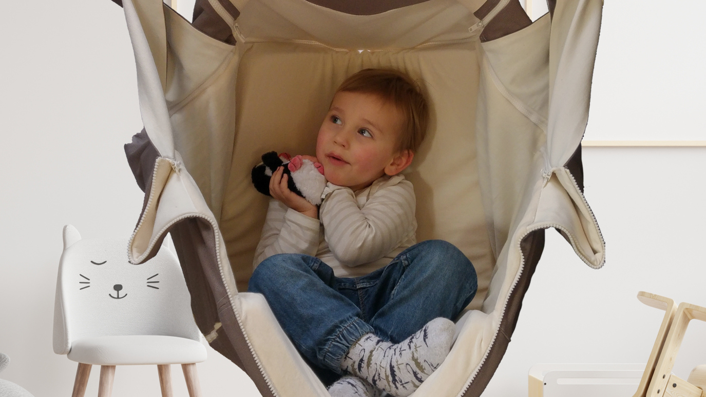 wombagee Haengesessel_mit_Junge_
